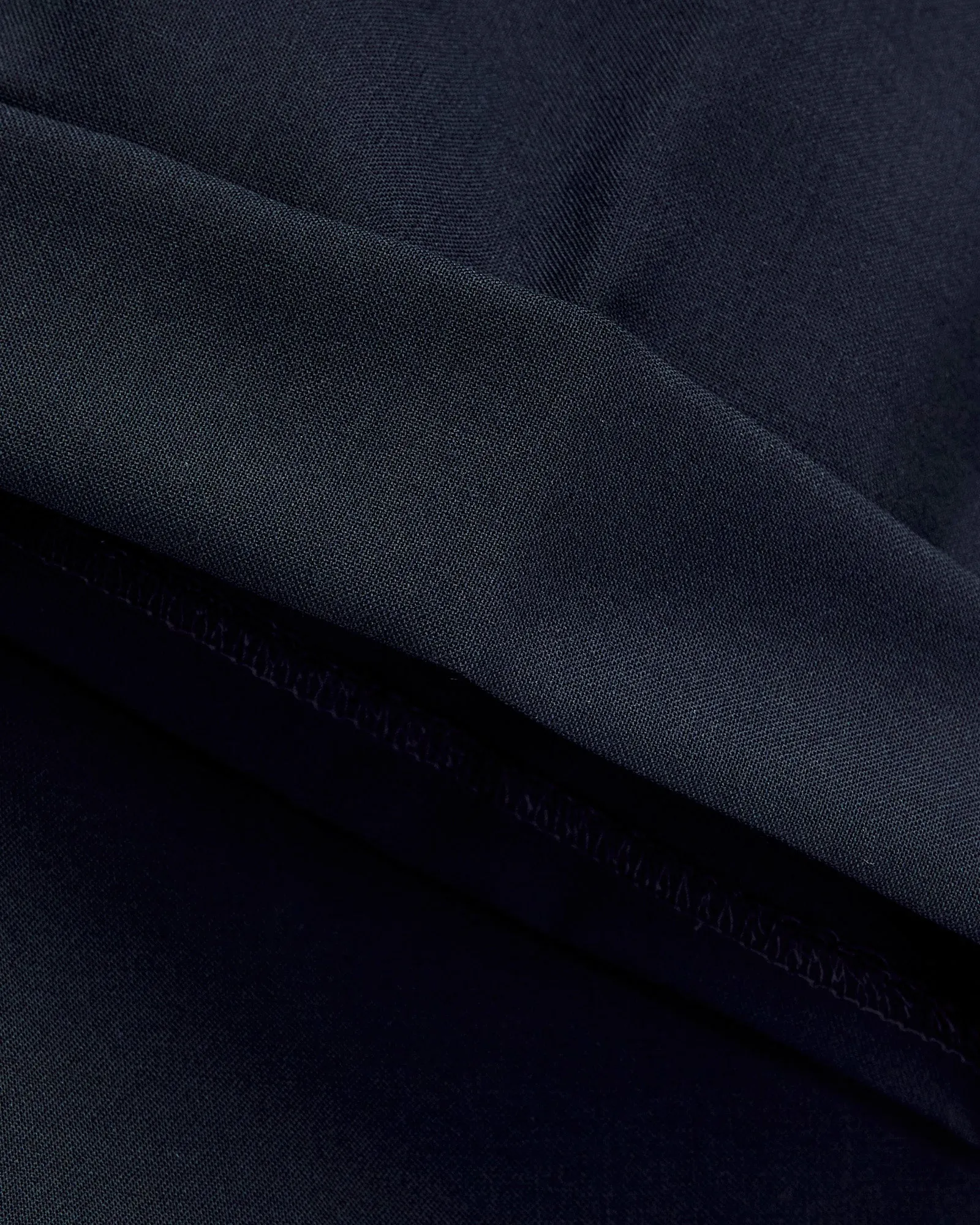 2-Pleat Tropical Wool Trousers in Dark Navy