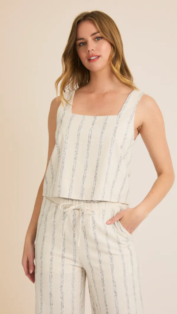 ABSTRACT SQUARE TANK