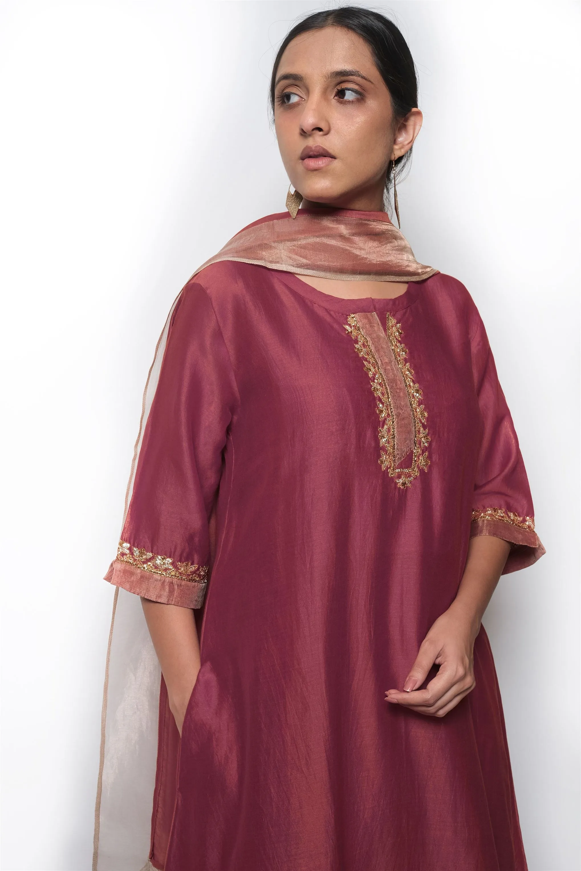 Bhavik Shah   I  Mira  Kurta Full Set - Kurta, Stole, Pants, With Slip Kurta - Handwoven Chanderi Silk, Stole - Chanderi & Zari, Pants - Cotton Silk MAUVE CH-SK-MA-23
