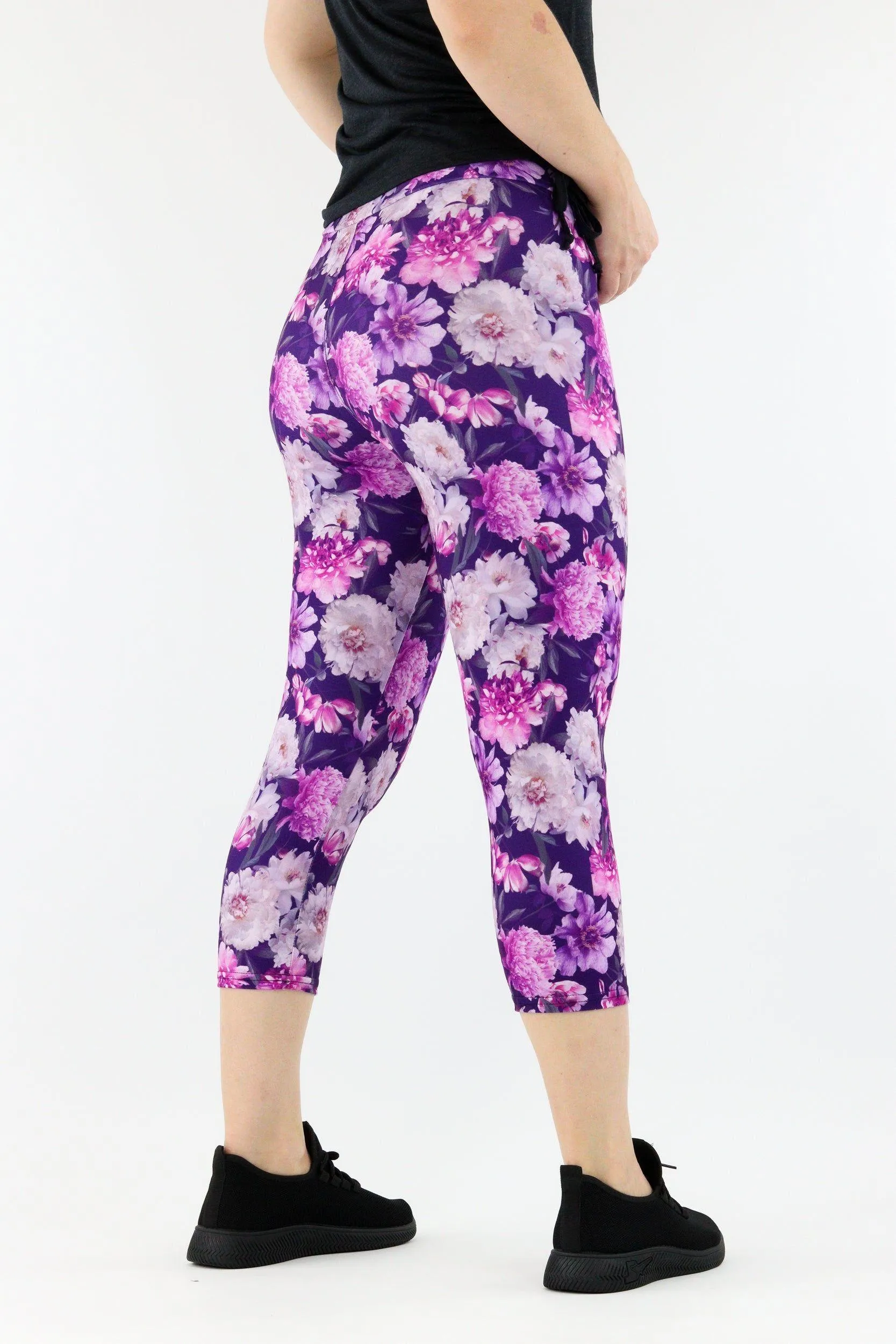 Blooming Art - Casual Capri Leggings
