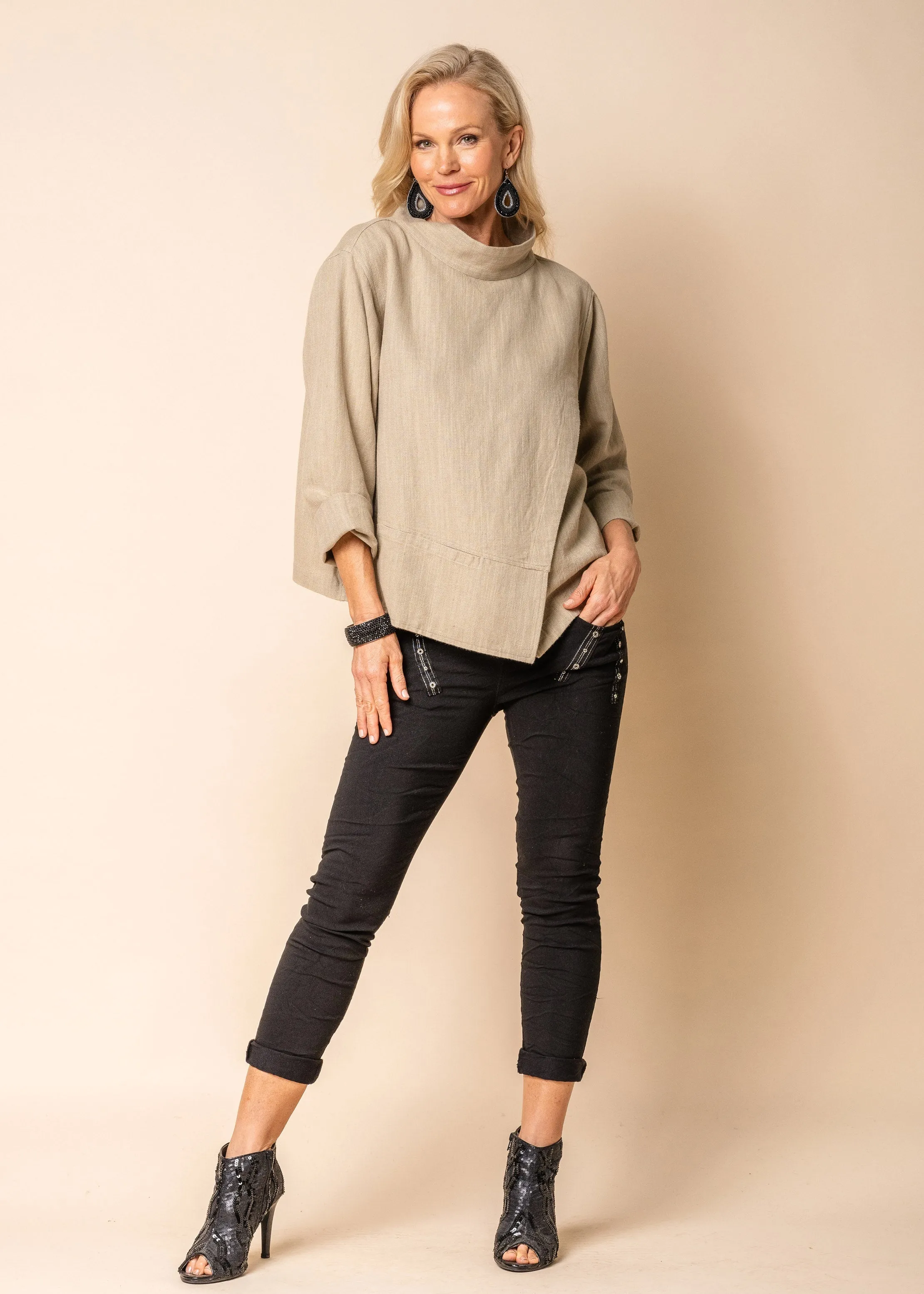 Deacon Linen Blend Top in Latte