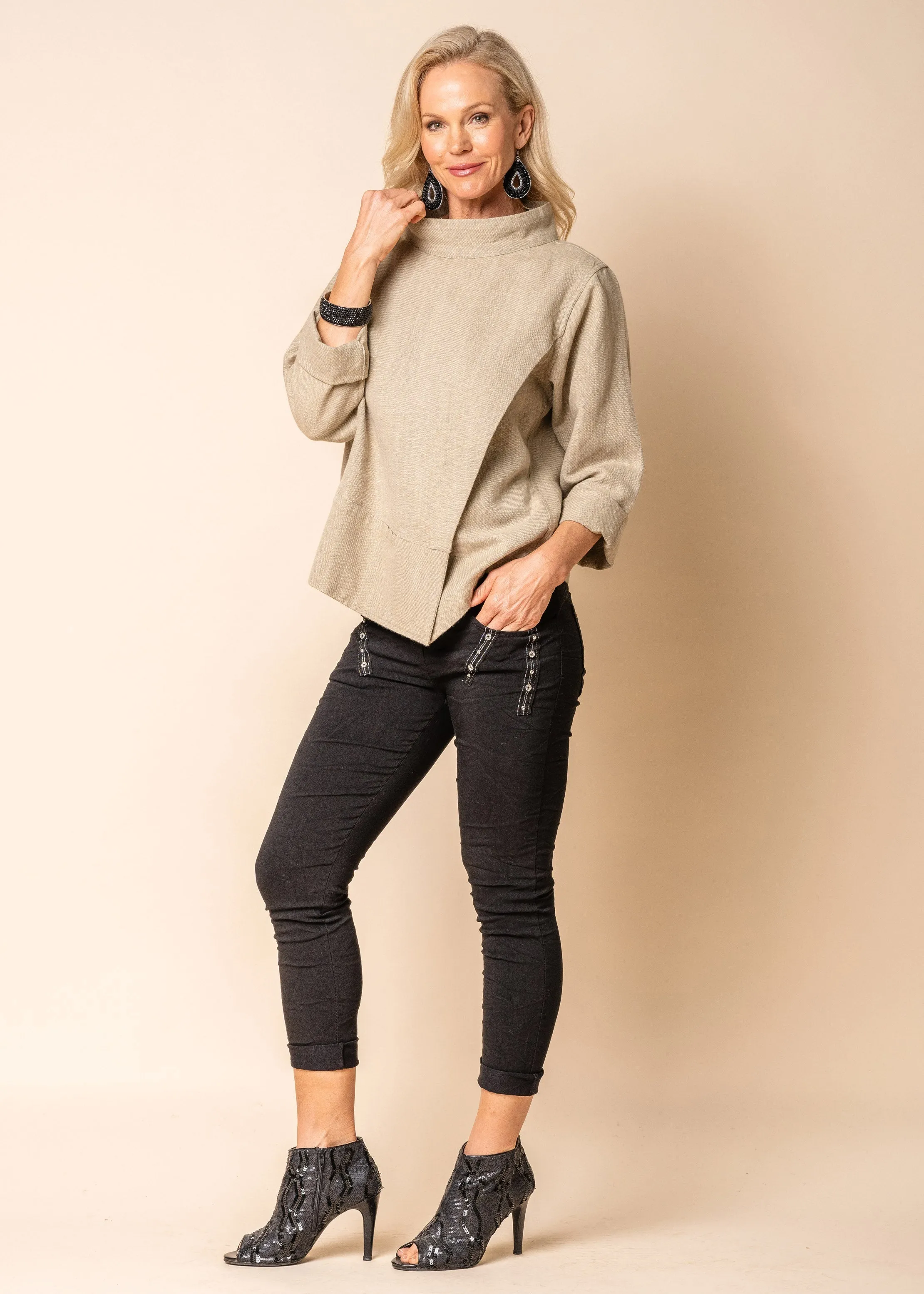 Deacon Linen Blend Top in Latte