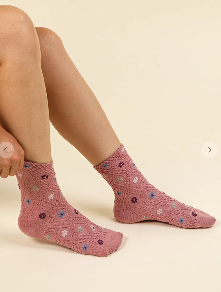 FLORAL ARGYLE ANKLE SOCKS