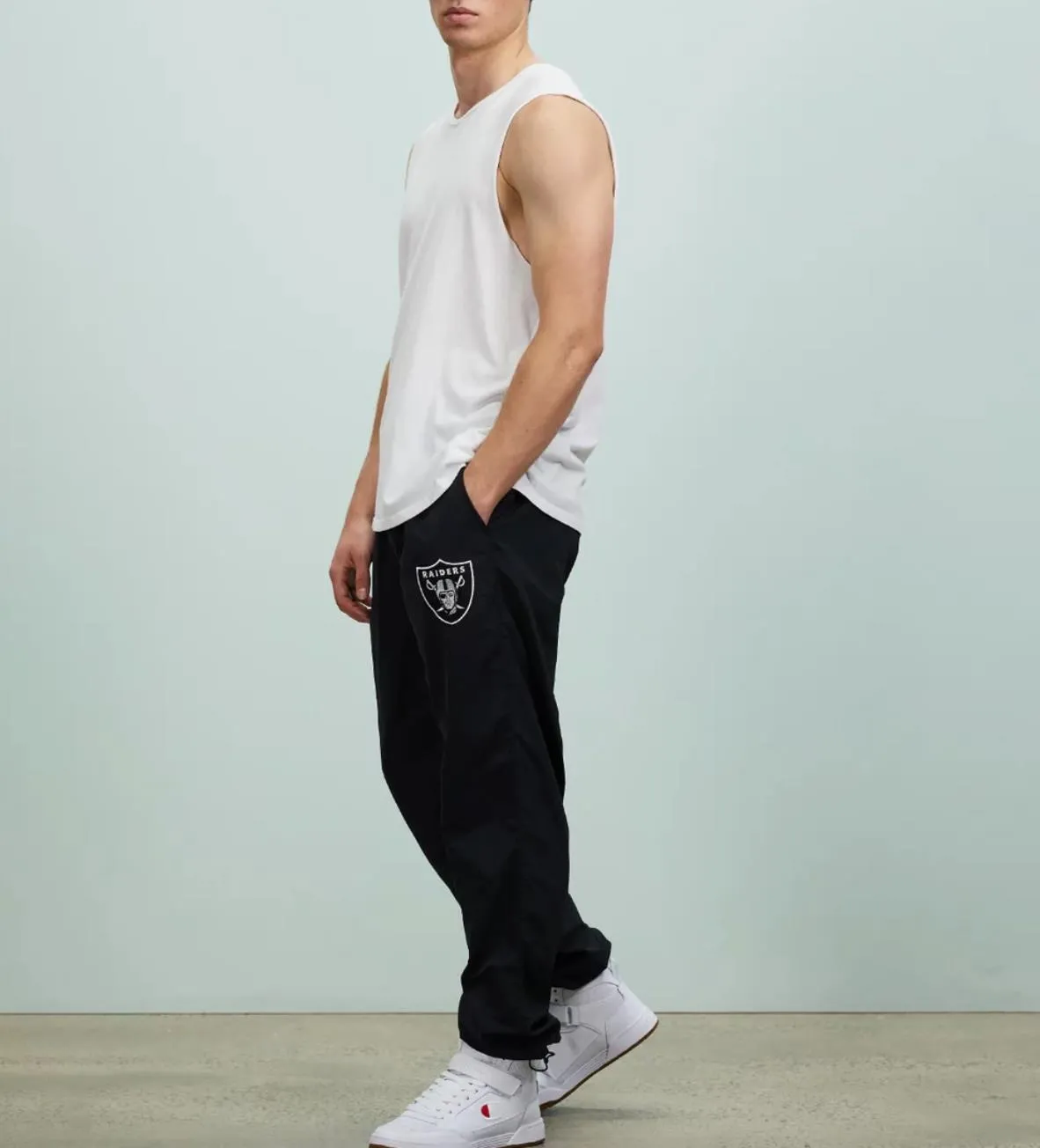 Majestic Mens Black Las Vegas Raiders Open Hem Toggle Trackies Size Medium (New)