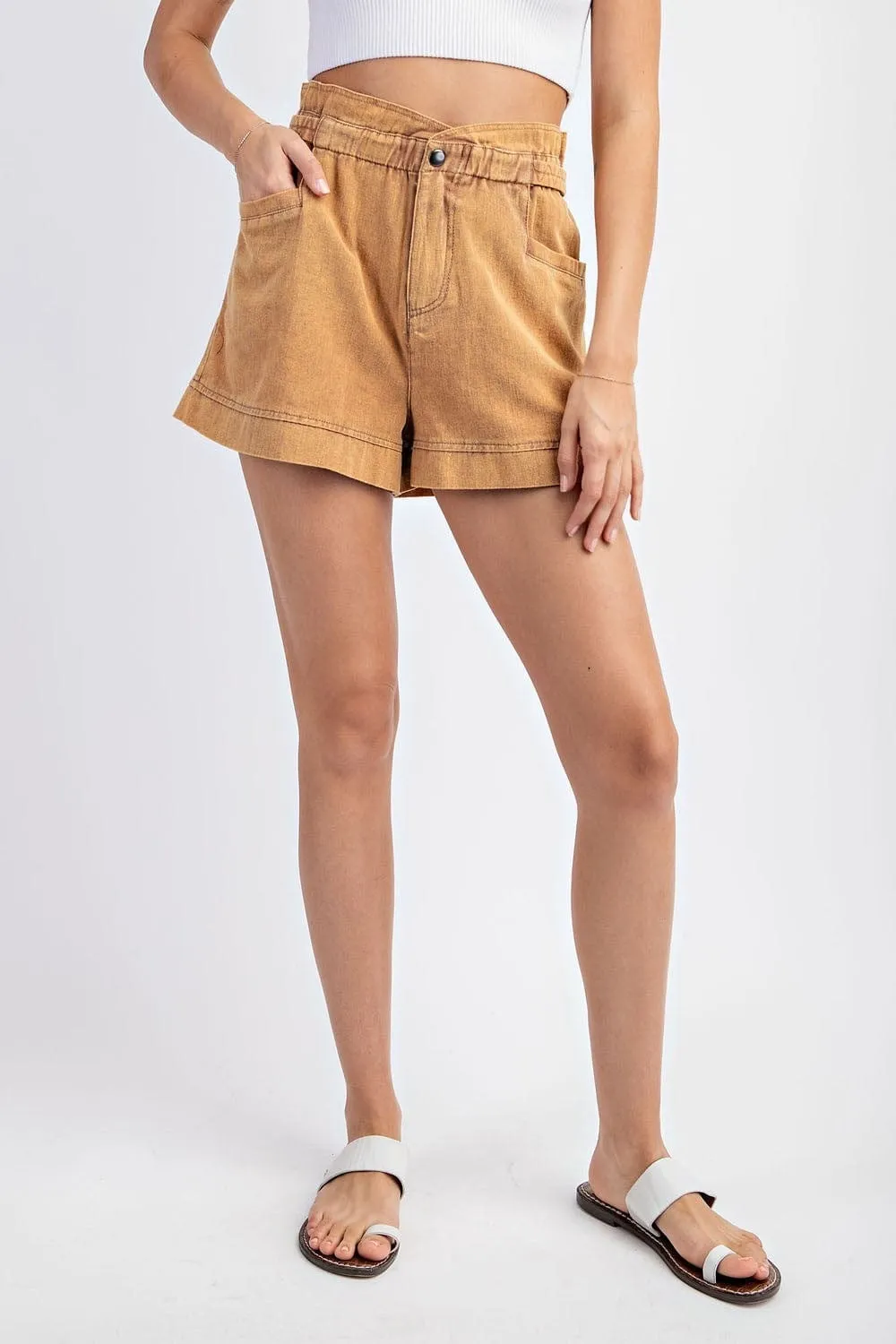 Mineral Washed Scrunch Shorts In Clay