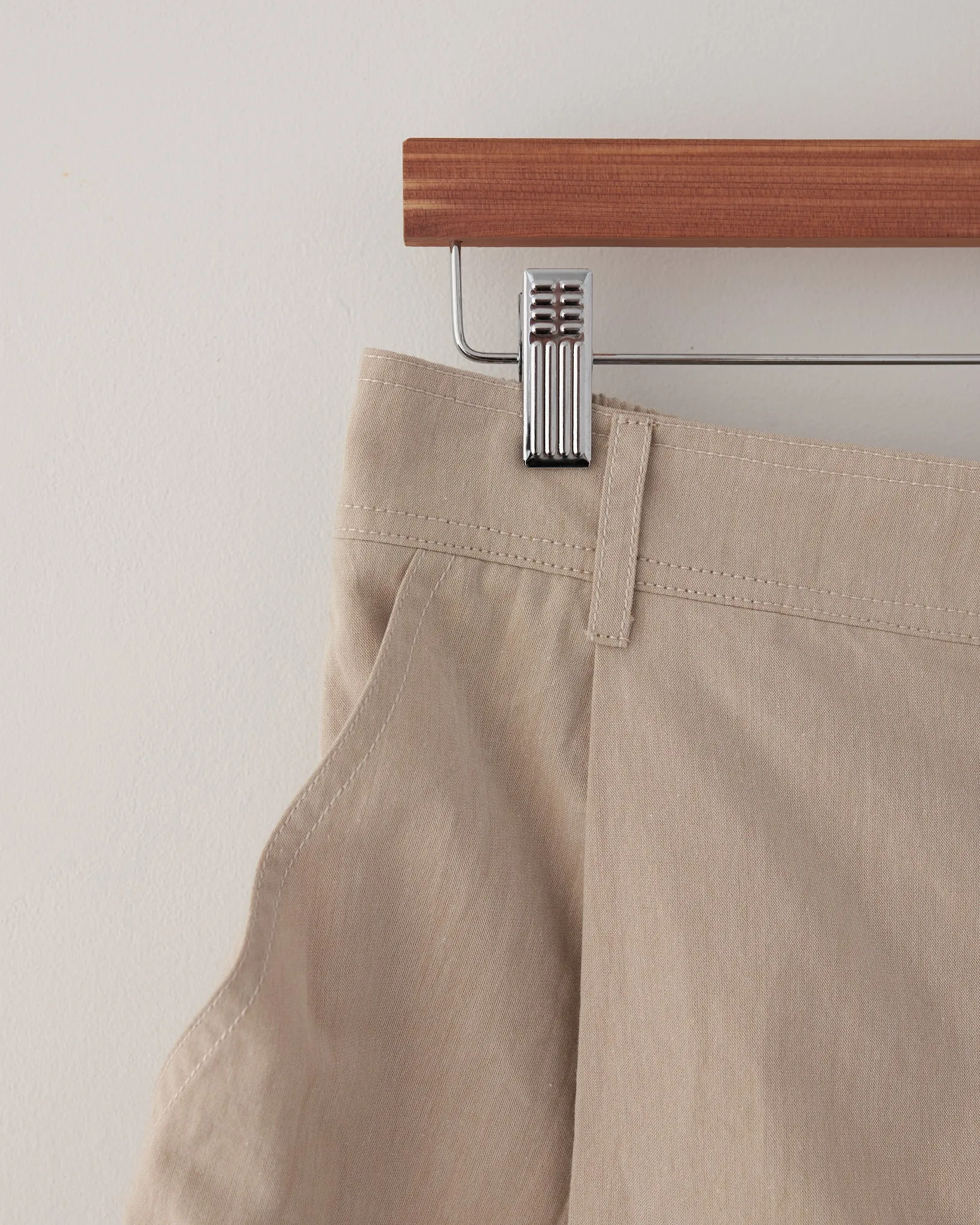 Single Pleat Shorts, Cotton Paper