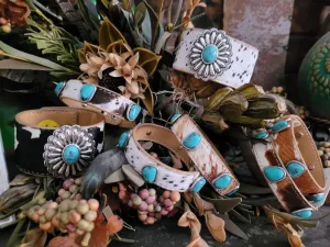 TURQUOISE RANCHERIA  COWHIDE SNAP CUFF BRACELET